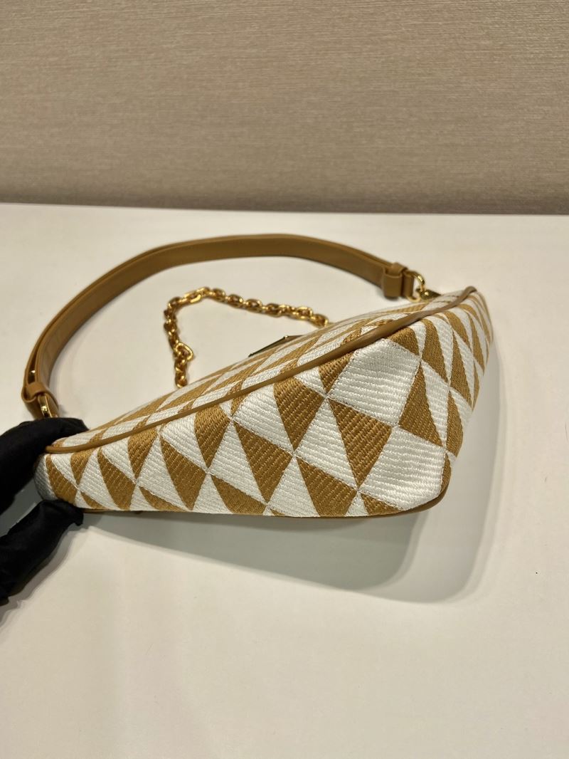 Pra*a triangle pouch